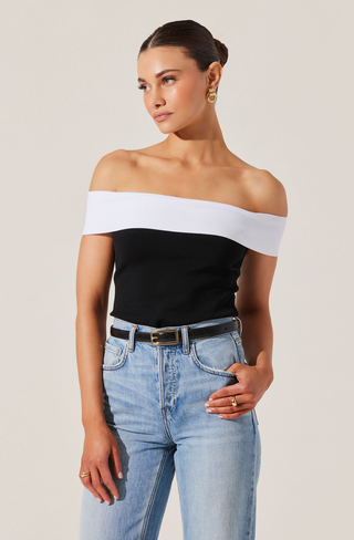 ASTR Rochelle Sweater Top / Black & White