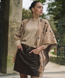 Esqualo Poncho in Sand
