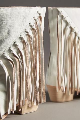 Buck Tassle Bootie / White