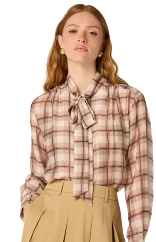 Astr Mabry Top