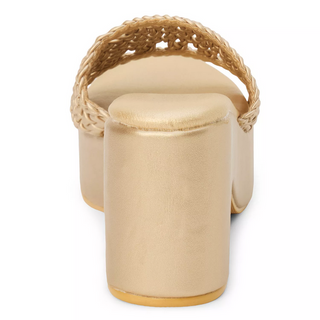 Matisse Cove Sandal In Gold