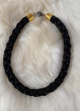 The Heartknot Charleston Necklace in Black