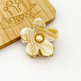Thedivasoap 1.4'' Mini Metal Flower Hair Claw Clip - Beige